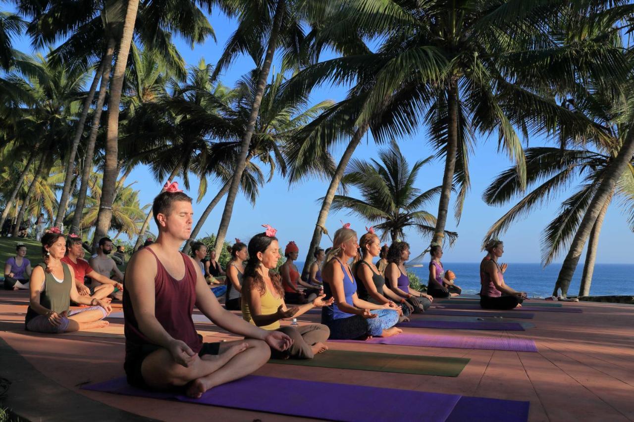 Soma Manaltheeram Ayurveda Beachvillage Ковалам Екстериор снимка