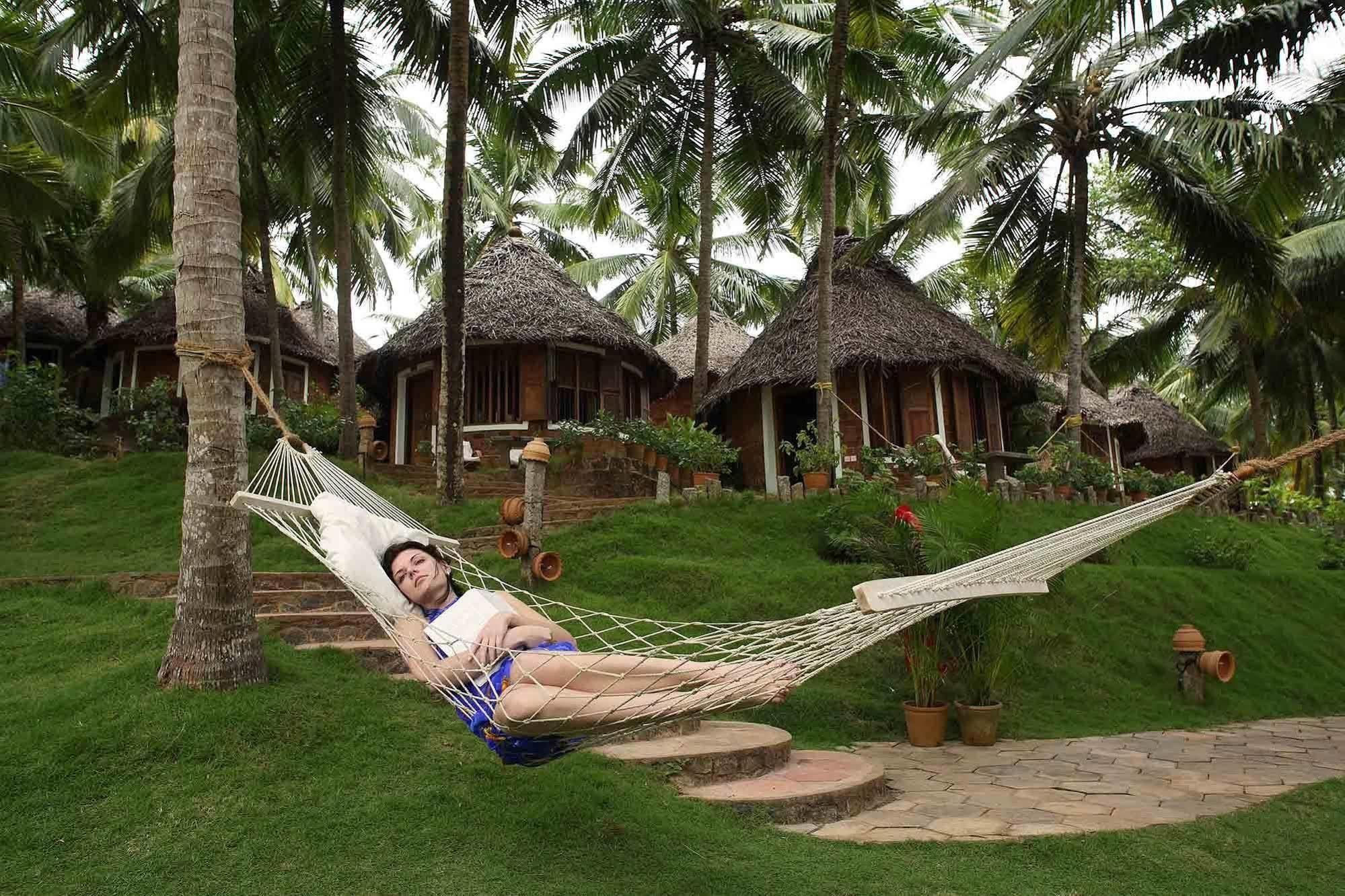 Soma Manaltheeram Ayurveda Beachvillage Ковалам Екстериор снимка