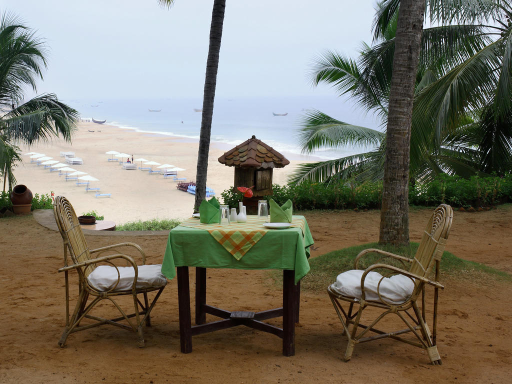 Soma Manaltheeram Ayurveda Beachvillage Ковалам Екстериор снимка