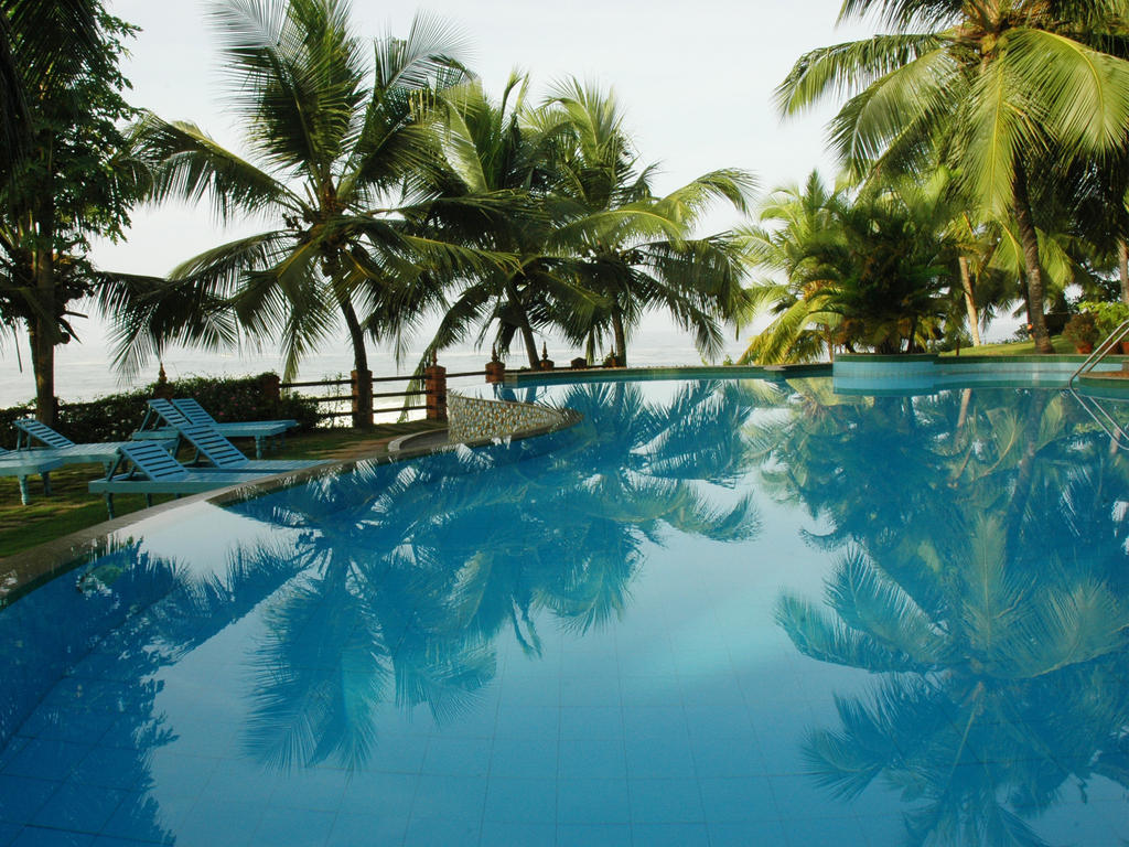 Soma Manaltheeram Ayurveda Beachvillage Ковалам Екстериор снимка
